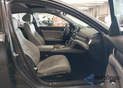 2020 Honda Accord Ex-L z USA, uszkodzony, nr VIN 1HGCV1F59LA088117